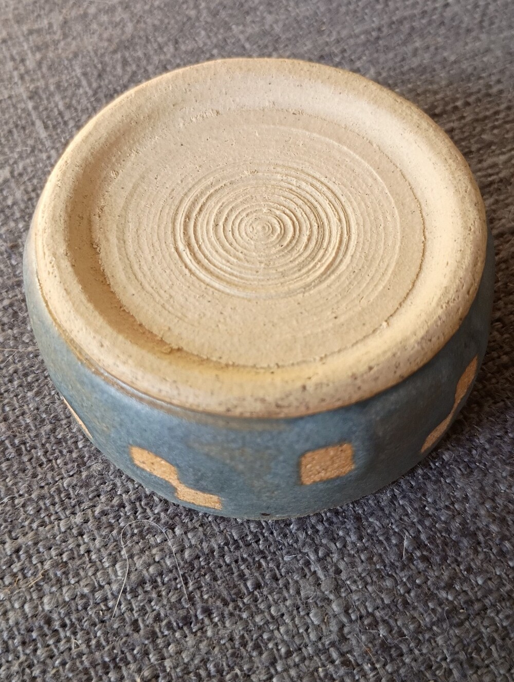Small Handmade Ceramic Dish - Picture 3 of 4